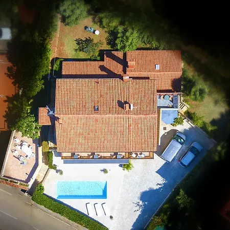 Pablo With Pool Apartment